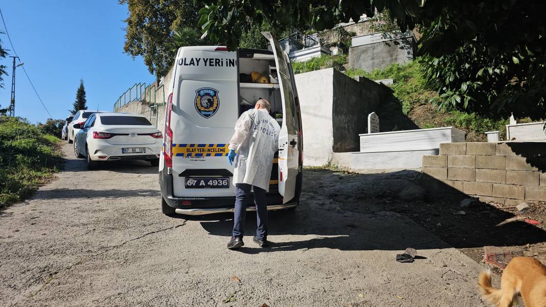 Emekli polis memuru mezarlıkta ölü bulundu 1